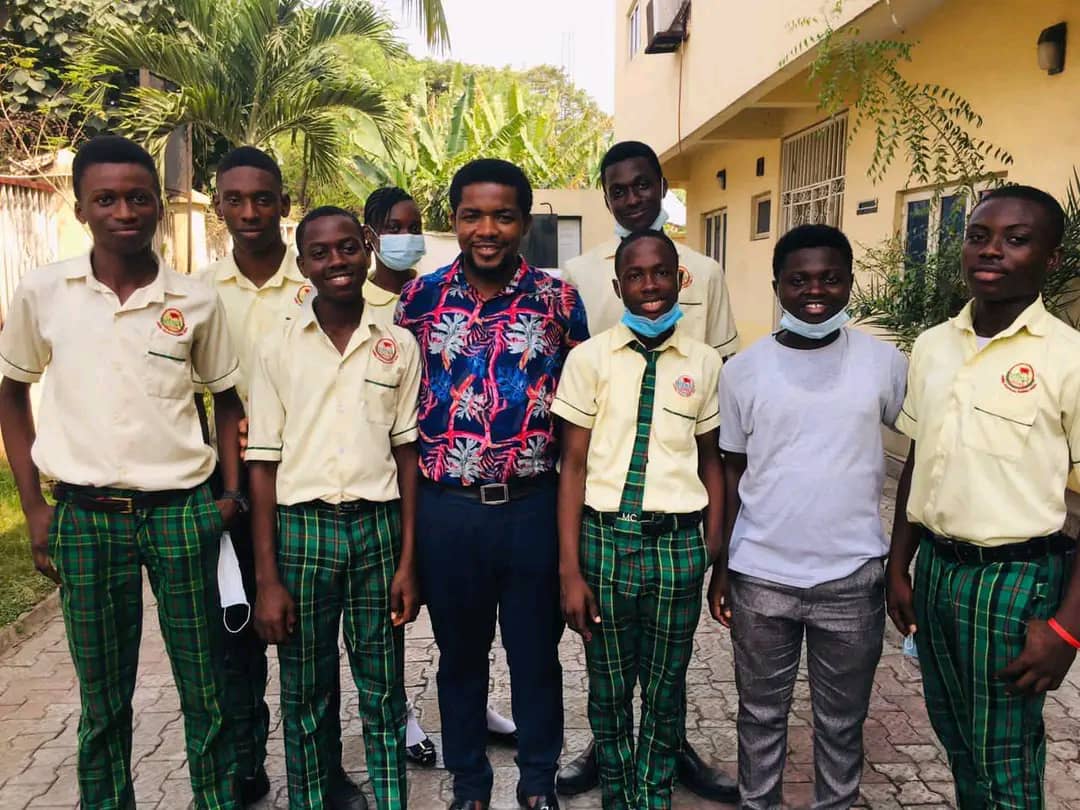 Senior students of Mena College